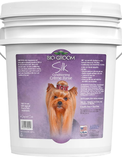 Load image into Gallery viewer, Silk Creme Rinse Dog Conditioner – Dog Bathing Supplies, Puppy Shampoo, Cat &amp; Dog Grooming Supplies for Sensitive Skin, Cruelty-Free, Made in USA, Tearless Dog Products – 32 Fl Oz 1-Pack
