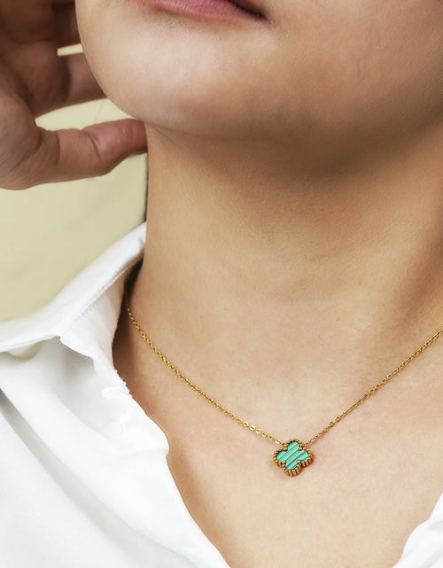 Load image into Gallery viewer, Green Flower Pendant Necklace in Yellow Gold Plated
